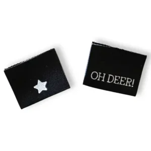 2 Weblabels schwarz mit 1x mit der Aufschrift Oh deer! und 1x mit Aufdruck weißer Stern