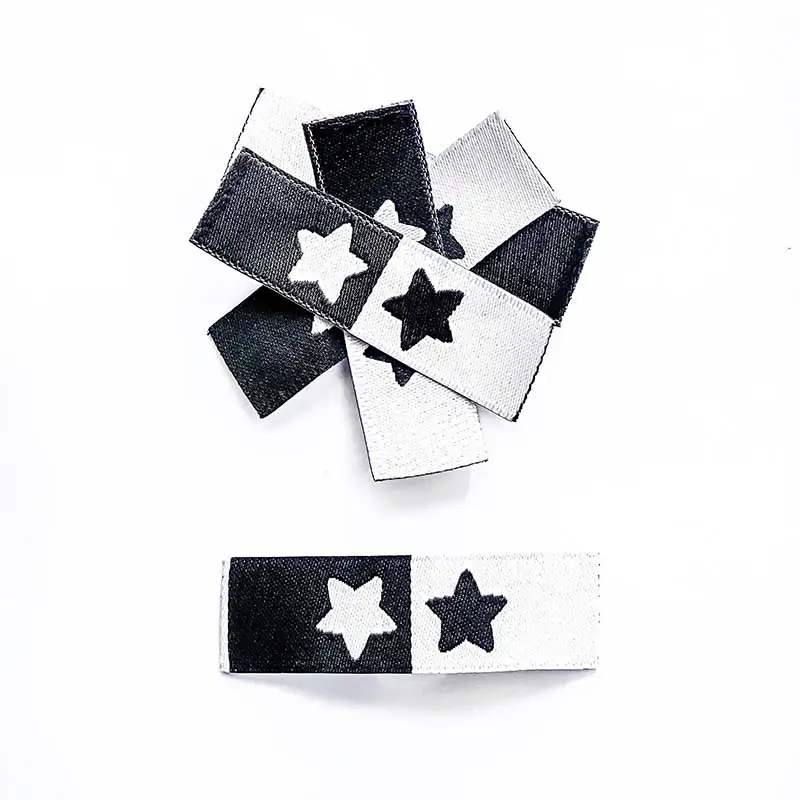 Weblabels schwarz und weiß mit Aufdruck Stern